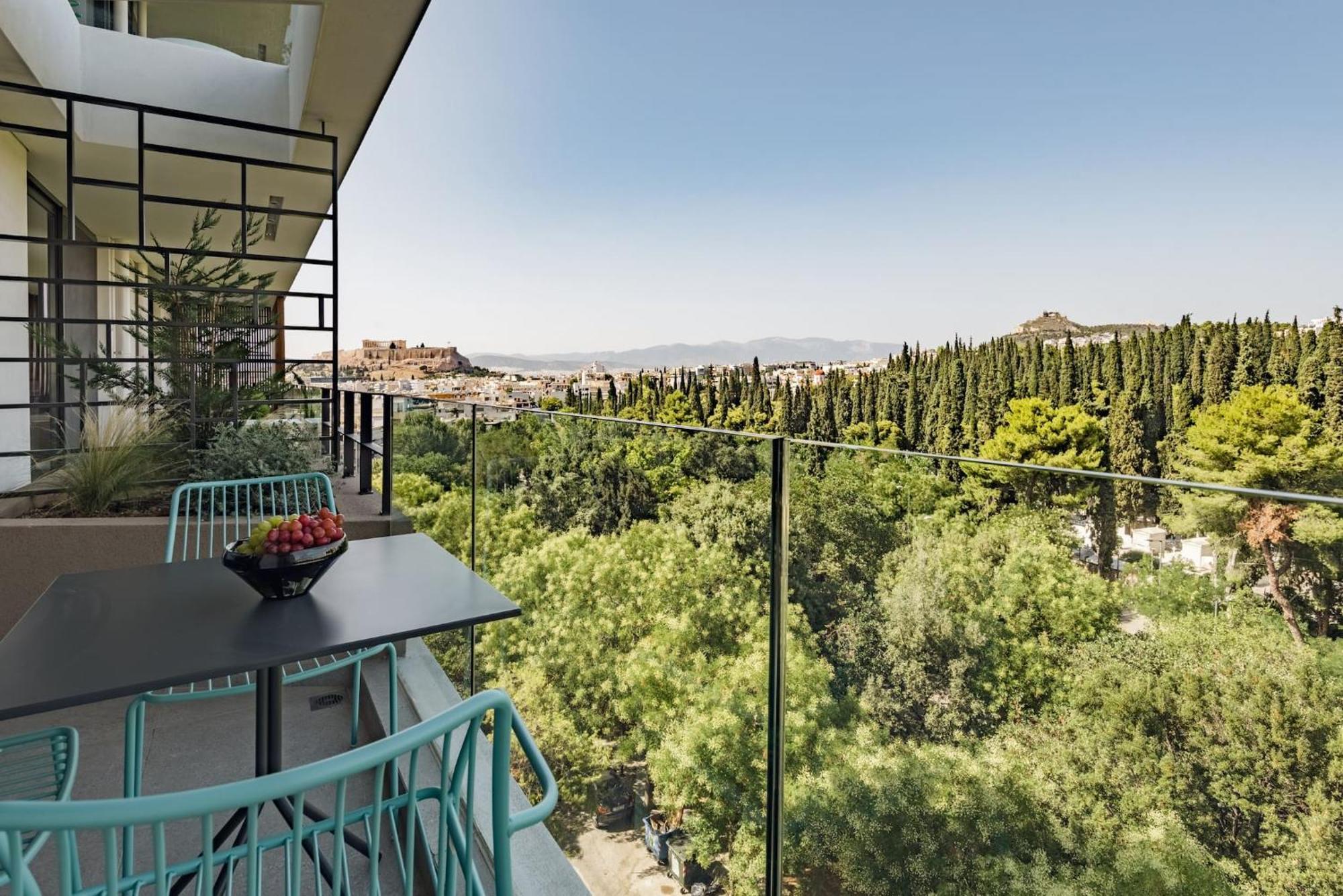 Urban Apt With Stunning Acropolis View & Roofdeck Atina Dış mekan fotoğraf