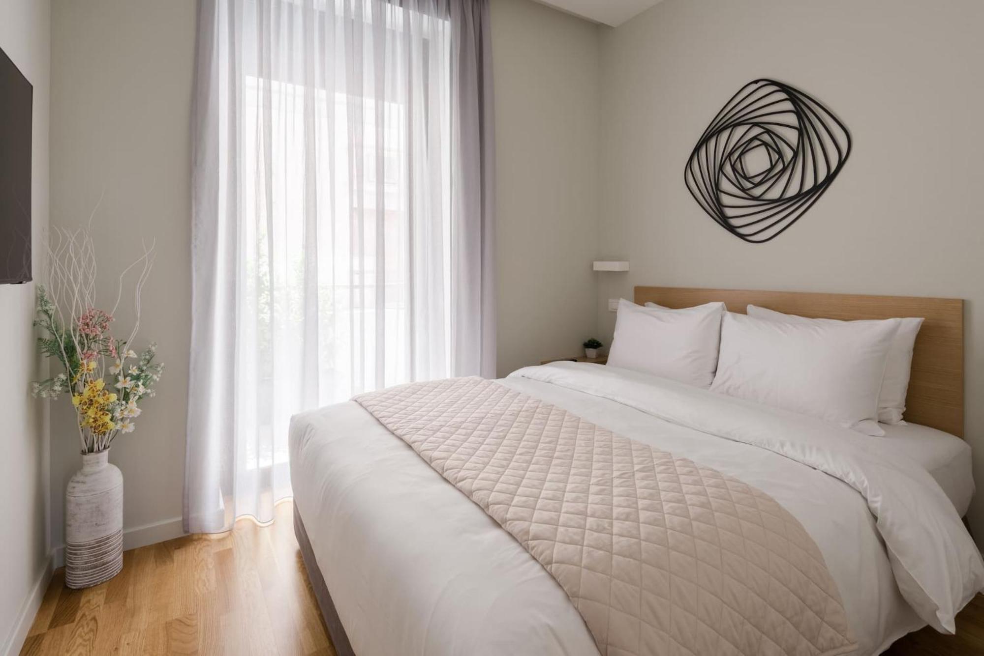 Urban Apt With Stunning Acropolis View & Roofdeck Atina Dış mekan fotoğraf