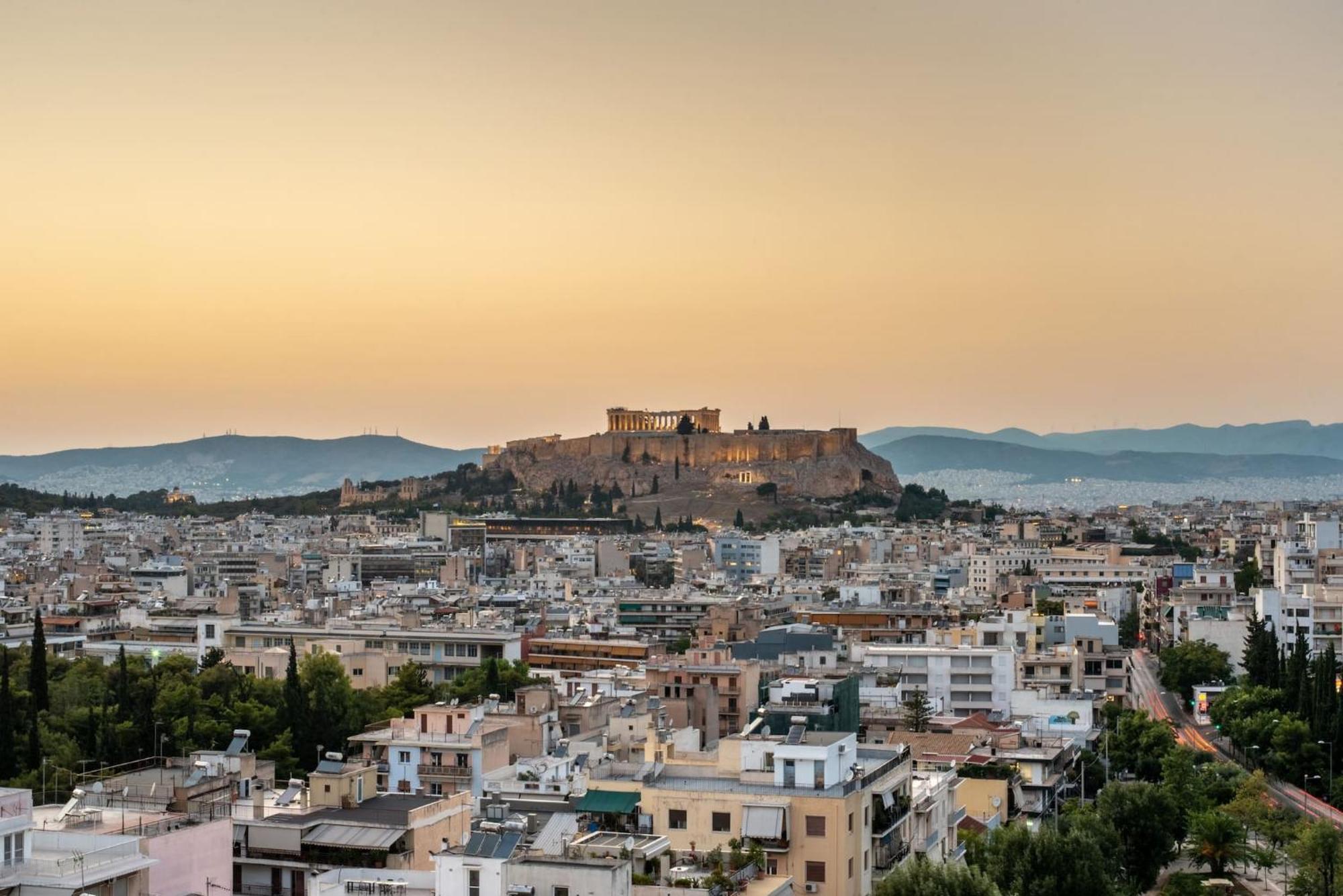 Urban Apt With Stunning Acropolis View & Roofdeck Atina Dış mekan fotoğraf